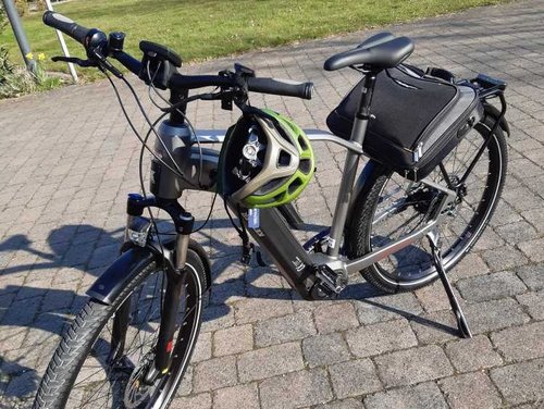 E-Bike mit Notebooktasche
